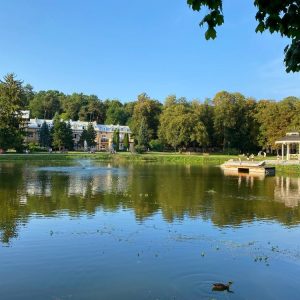 Sanatorium Książę Józef nad stawem